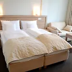Parkowa 3 *